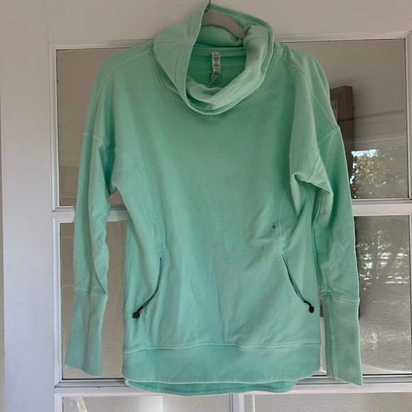 lululemon athletica Sweaters - LULULEMON PULLOVER.